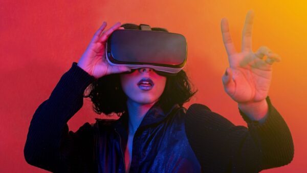 Visori VR: gli hacker potrebbero accedervi e farci fare ciò che vogliono