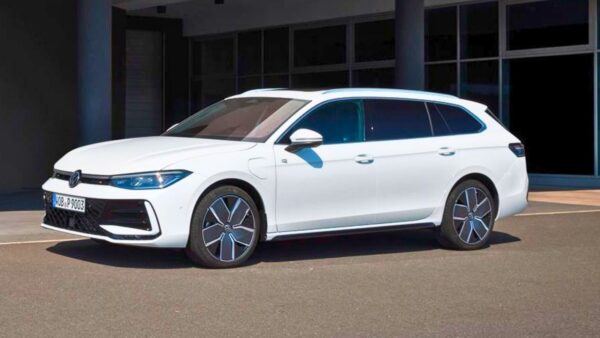Volkswagen: ora ordinabili le nuove auto Passat eHybrid plug-in