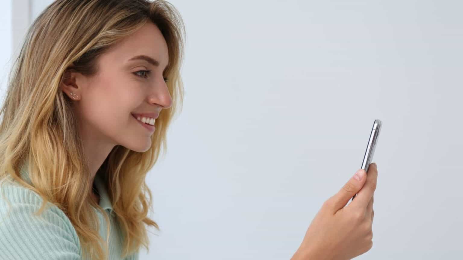 Smartphone: nel futuro si sbloccheranno direttamente con il respiro