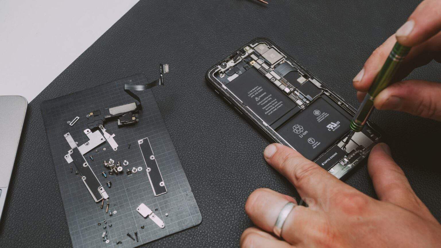 Apple: possibili le riparazioni fai da te con componenti originali usate