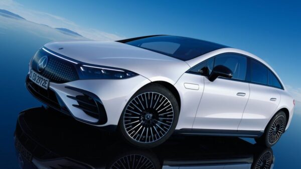 Nuova Mercedes EQS: migliorata nelle performance, stesso costo
