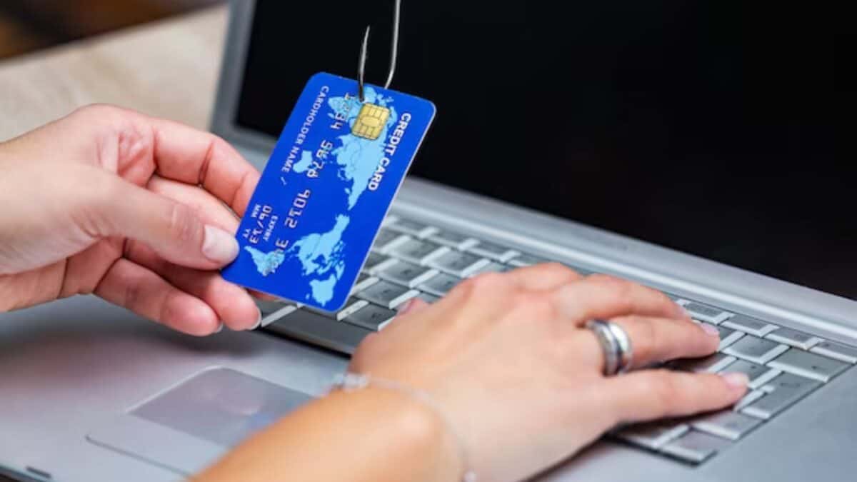 Phishing e truffe: il MESSAGGIO che prosciuga le CARTE di credito