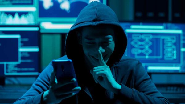 Una nuova truffa chiamata spoofing circola sul web e sul telefono e ha già mietuto diverse vittime