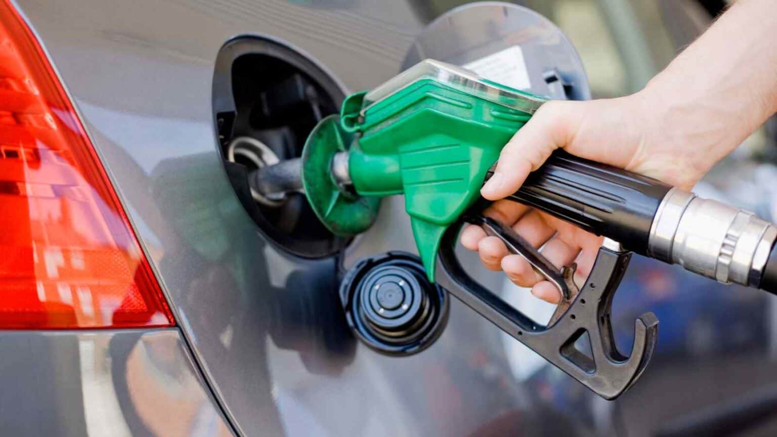 La benzina sta diventando il peggior incubo di ogni guidatore italiano