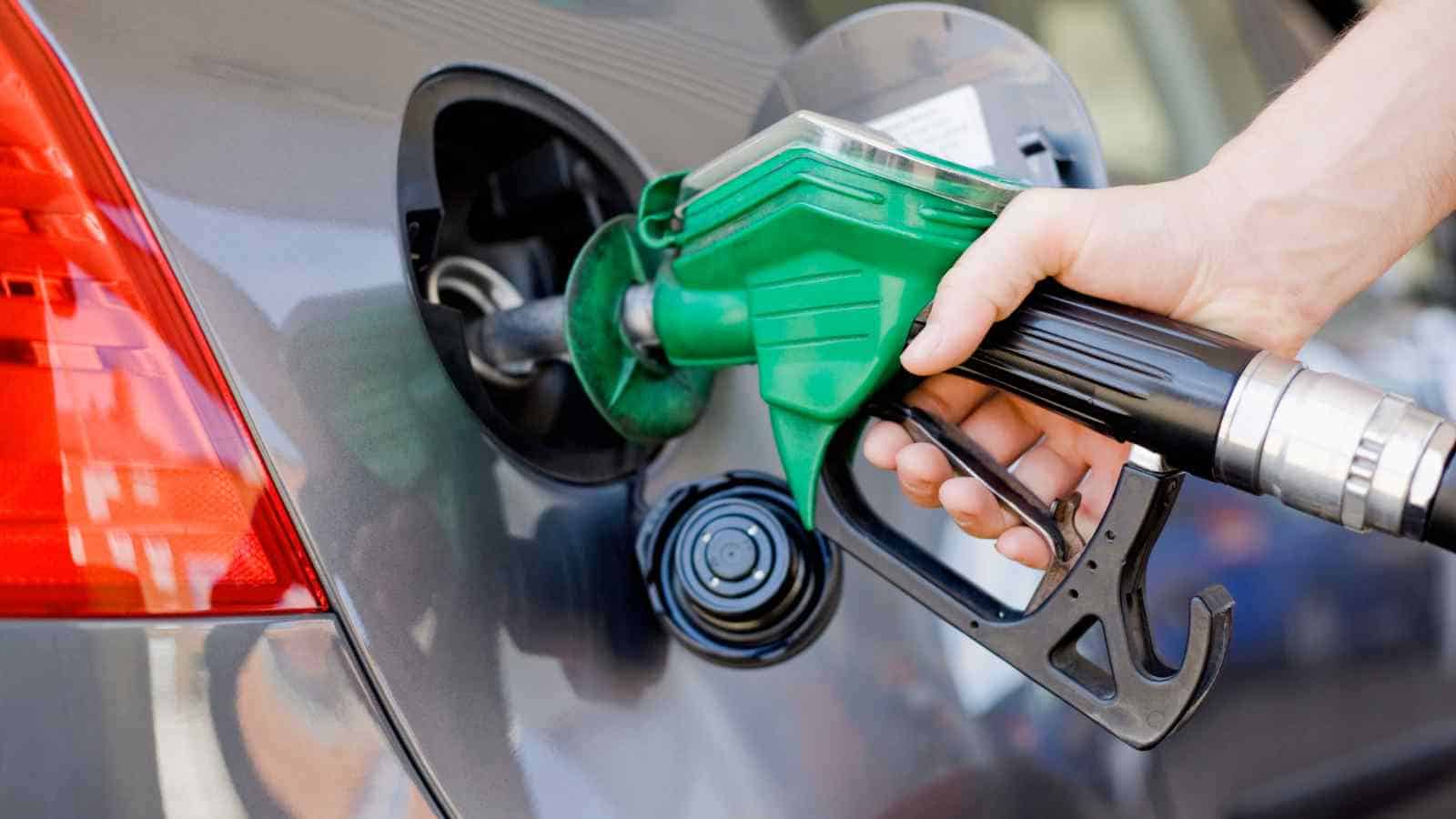 La benzina sta diventando il peggior incubo di ogni guidatore italiano