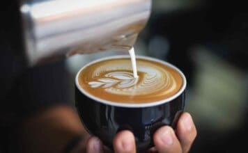 Il nuovo blend AI-conic della Kaffa Roastery è stato sviluppato dall'intelligenza artificiale, che ha scelto le miscele migliori di caffè