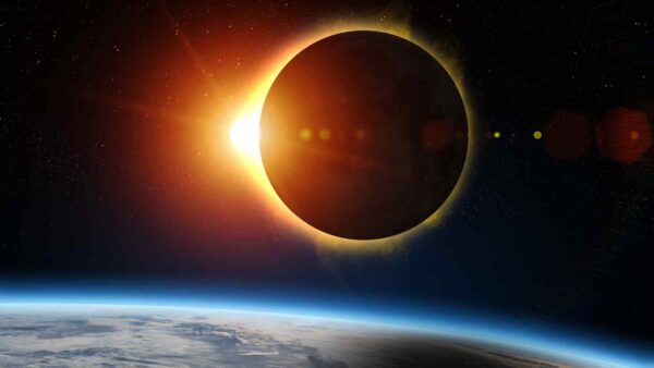 Il meraviglioso spettacolo dell'eclissi di sole totale non porterà solamente gioia se non si sta attenti alla guida