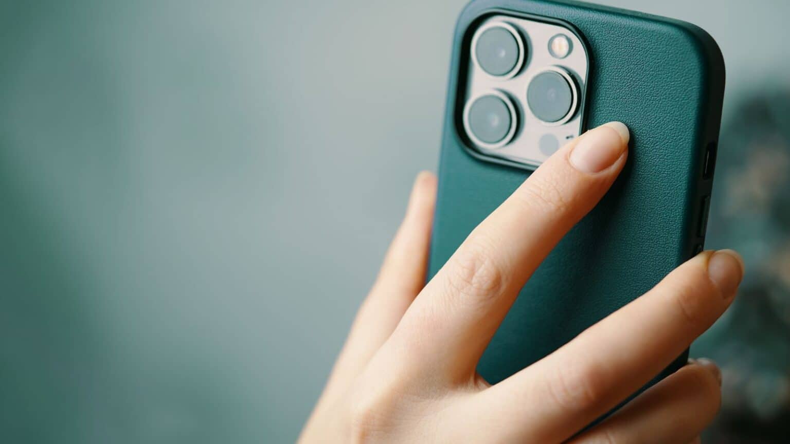 iPhone 16