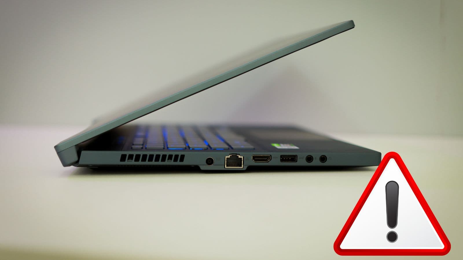 Password BIOS del portatile hackerata con le graffette: funziona? 
