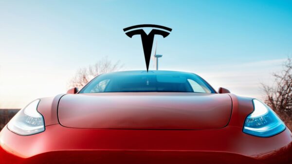 Tesla presto in bancarotta? A parlare è un esperto