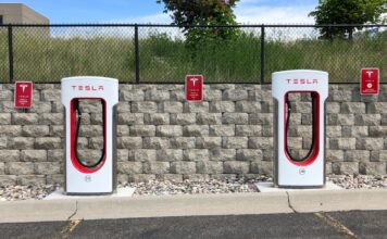 Tesla: nuovo piano annuale per i Supercharger