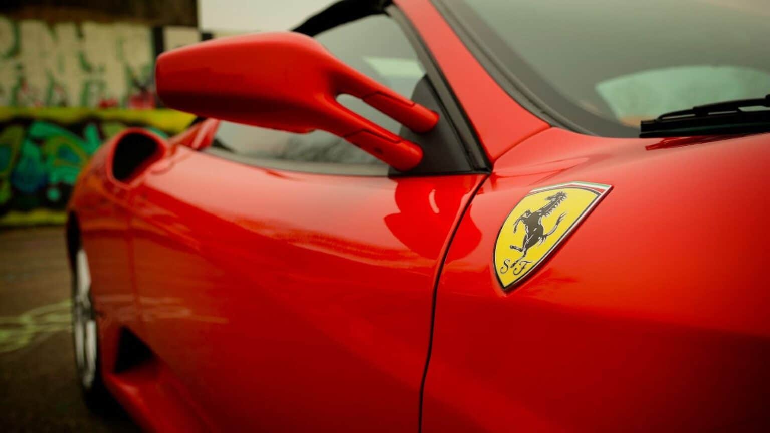 Ferrari continua a puntare sui veicoli termici