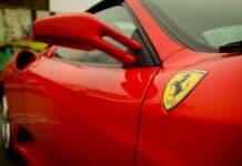 Ferrari continua a puntare sui veicoli termici