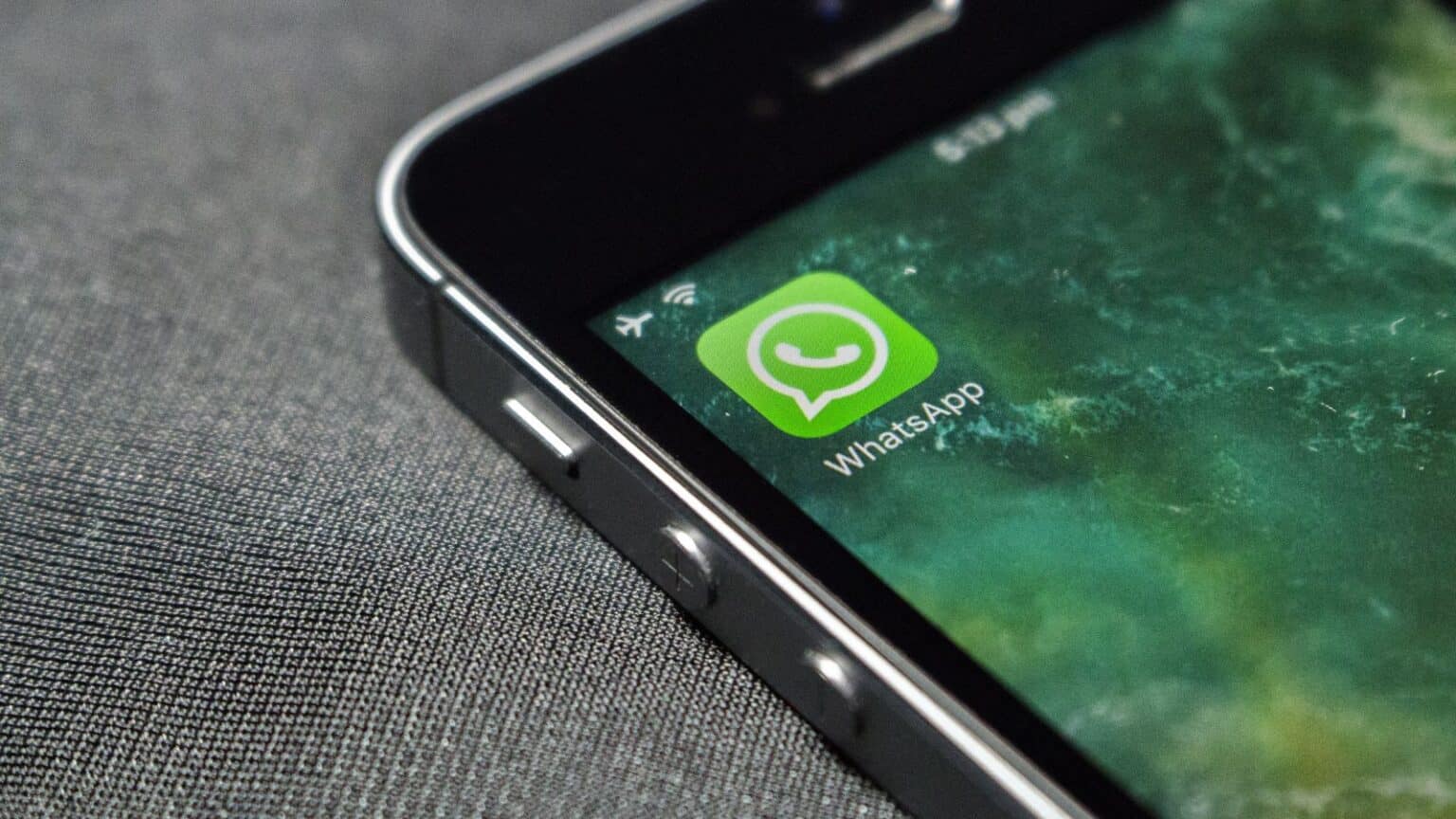Arriva su WhatsApp il tasto "mi piace"?