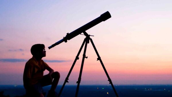 Tutti con gli occhi verso l'alto ad aprile, per godere dello spettacolo della volta celeste e del cambiamento tra le stagioni