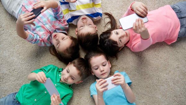 In un mondo in cui i bambini sono sempre più sui social media, TikTok Lite è una potenziale minaccia