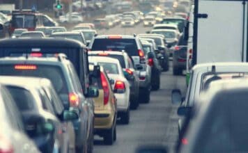Il traffico ci fa perdere ore preziose della nostra vita e peggiora la qualità dell'ambiente