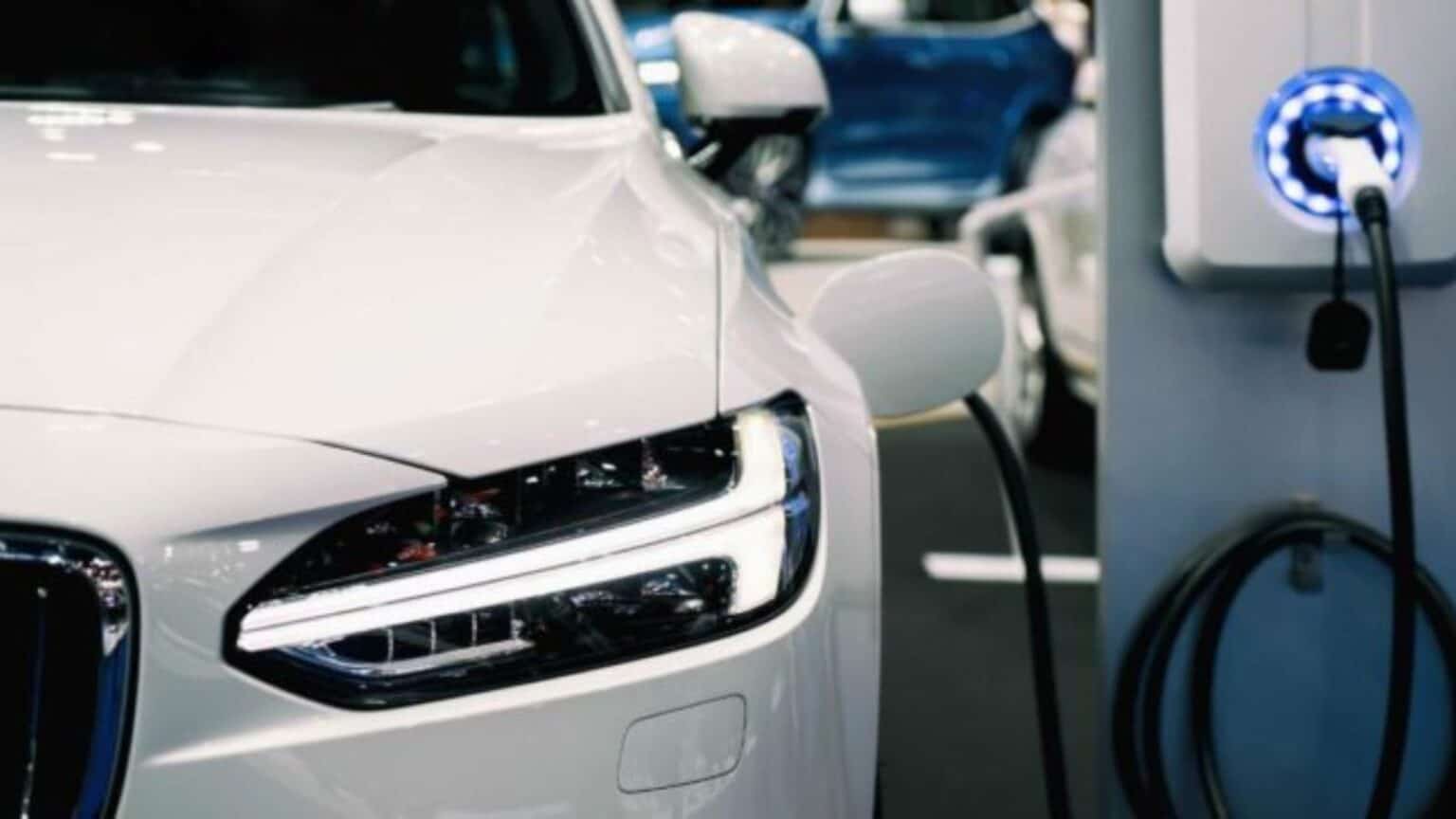 Auto elettriche: il Governo pensa alle accise, come per le endotermiche