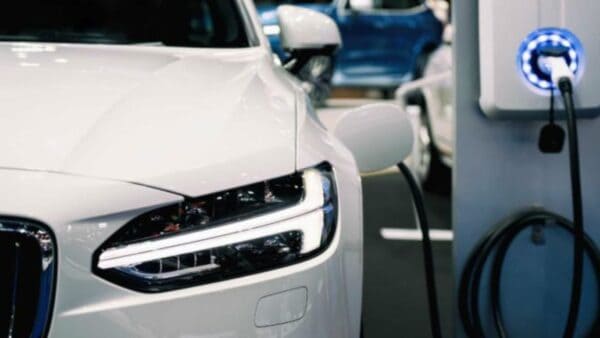 Auto elettriche: il Governo pensa alle accise, come per le endotermiche