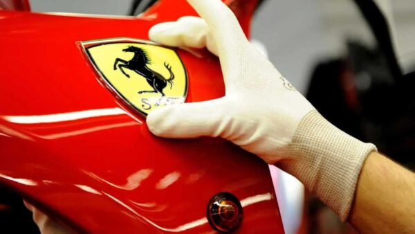 Ferrari Full Electric: il CEO afferma che sarà unica e performante