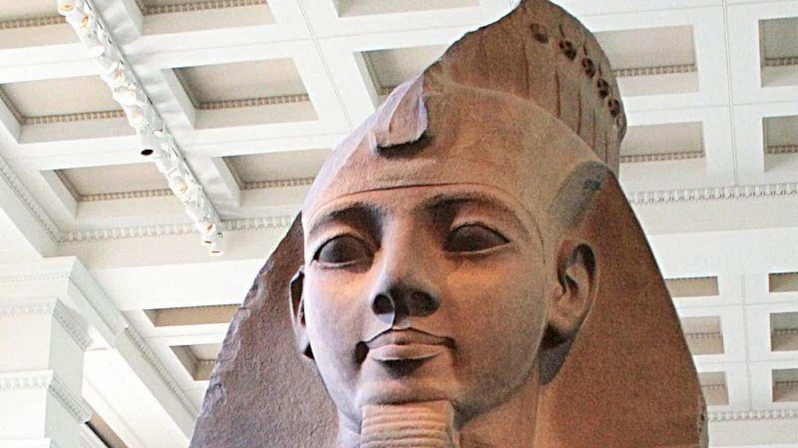 E' stata ritrovata la parte mancante della statua di Ramesse II