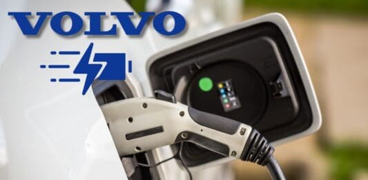 Volvo: il nuovo software che velocizza la ricarica delle auto elettriche