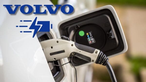 Volvo: il nuovo software che velocizza la ricarica delle auto elettriche