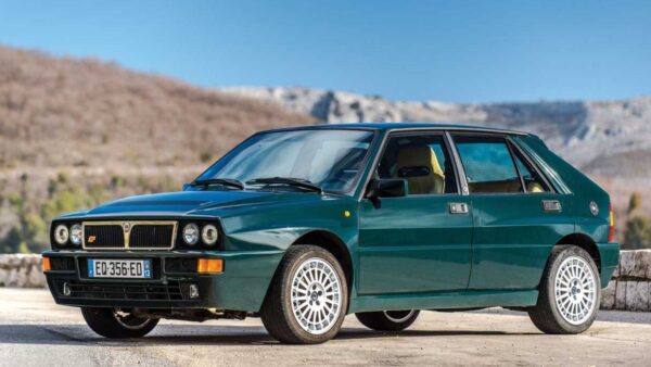 Lancia Delta: il ritorno sarà elettrico, ma non si escludono opzioni ibride