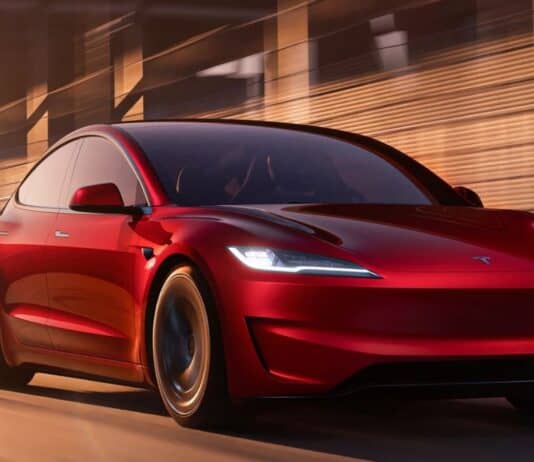 Tesla Model 3 Performance: in 3 settimane il costo sale due volte