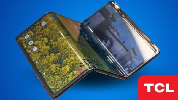 TCL: presentato prototipo di uno smartphone pieghevole tri-fold