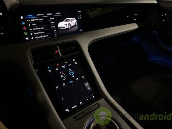 Porsche Taycan 4 Cross Turismo - immagine 14 Porsche Taycan 4 Cross Turismo - immagine 14