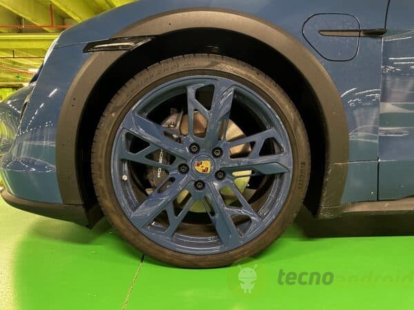 Porsche Taycan 4 Cross Turismo - caratteristiche Porsche Taycan 4 Cross Turismo - caratteristiche