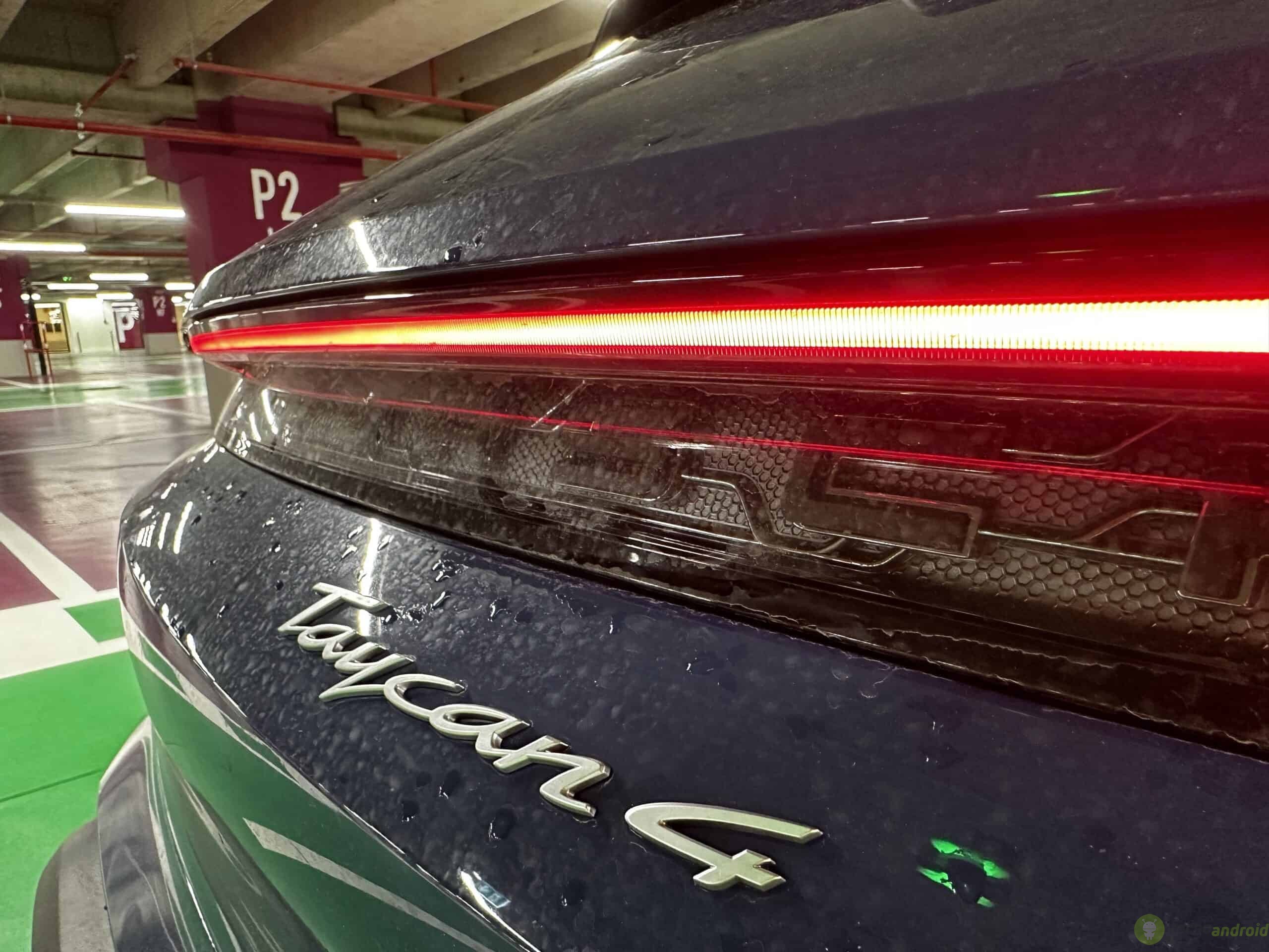 Porsche Taycan 4 Cross Turismo (15)