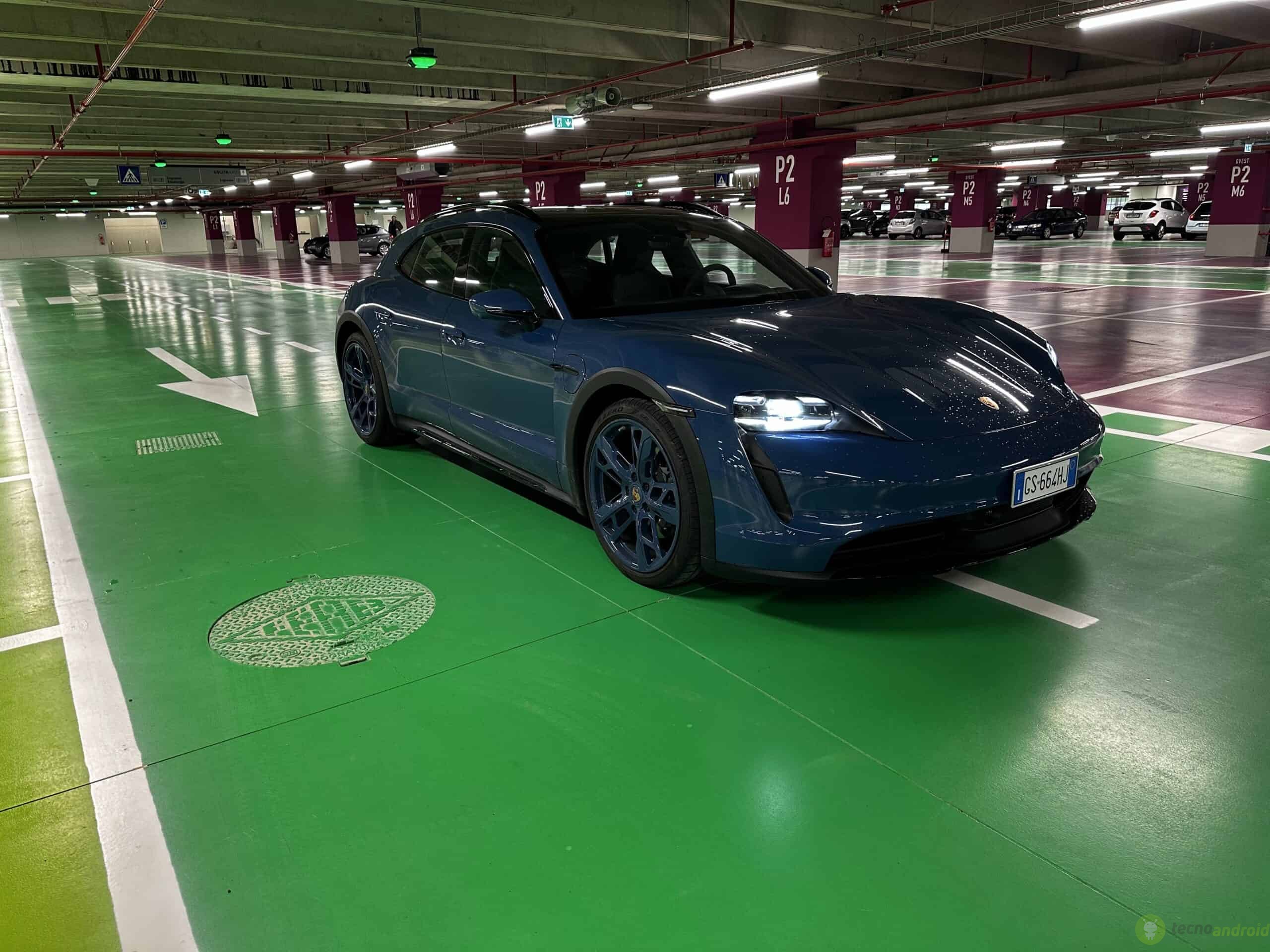 Porsche Taycan 4 Cross Turismo (17)