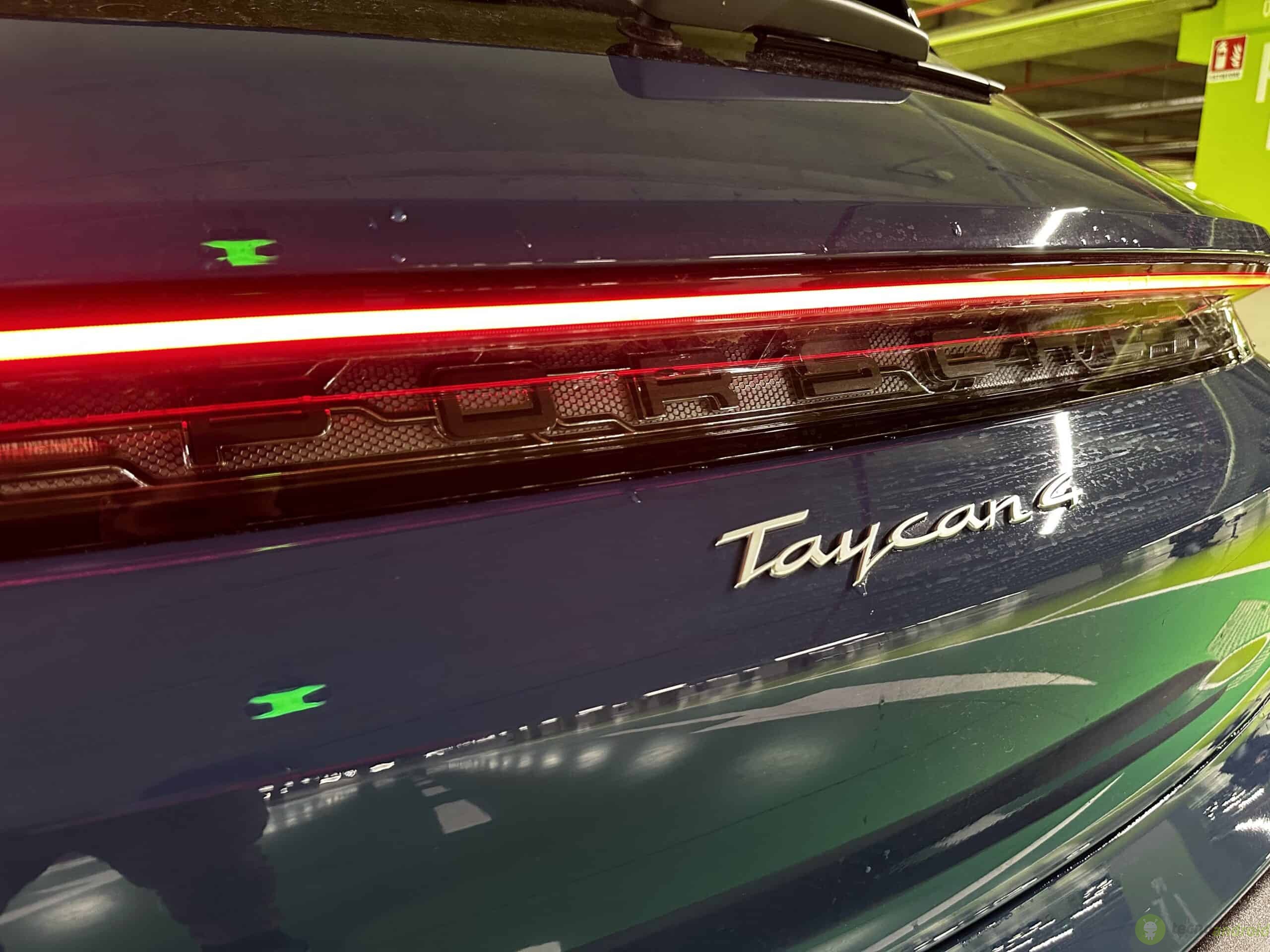 Porsche Taycan 4 Cross Turismo (18)