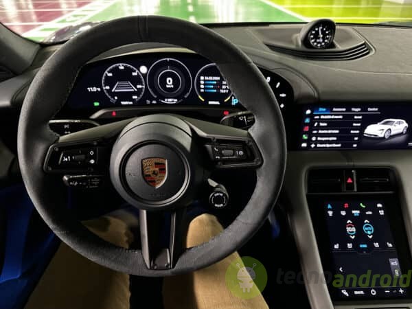 Porsche Taycan 4 Cross Turismo - immagine 12 Porsche Taycan 4 Cross Turismo - immagine 12