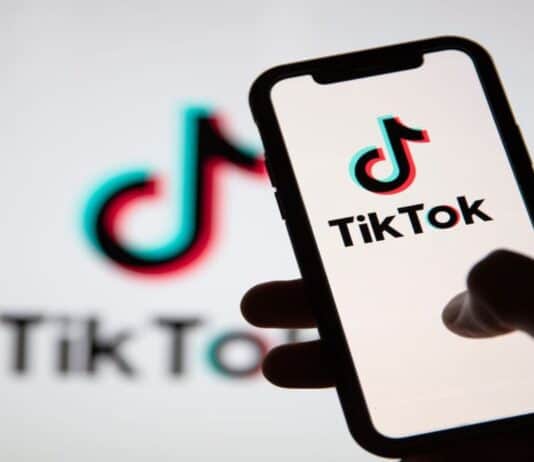 TikTok attacco verso l'intelligenza artificiale