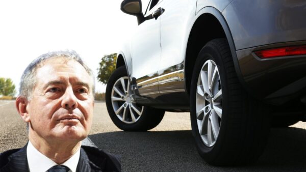 Il Ministro Urso invita l'Europa ad aumentare i dazi sulle automobili elettriche cinesi