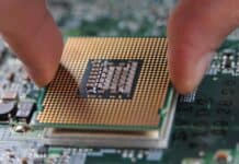 Qualcomm e Intel dovranno interrompere i loro affari con Huawei, i cui chip sono stati messi al bando dal governo degli Stati Uniti