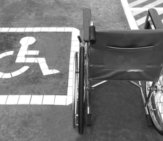 Una nuova speranza per le persone con disabilità motorie viene data da Nolan Arbaugh