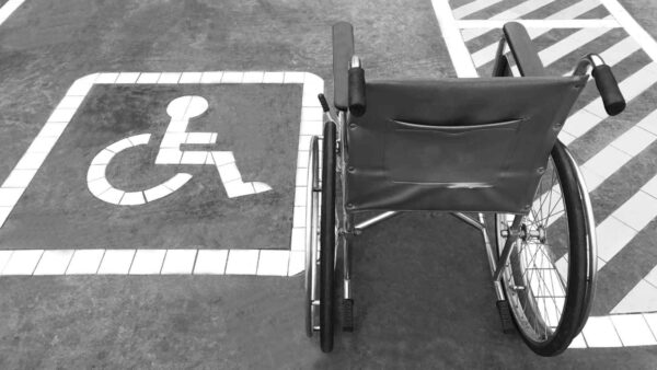 Una nuova speranza per le persone con disabilità motorie viene data da Nolan Arbaugh