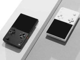 Ayaneo Pocket DMG è la nuova consolle portatile che strizza l'occhio all'indimenticato Game Boy
