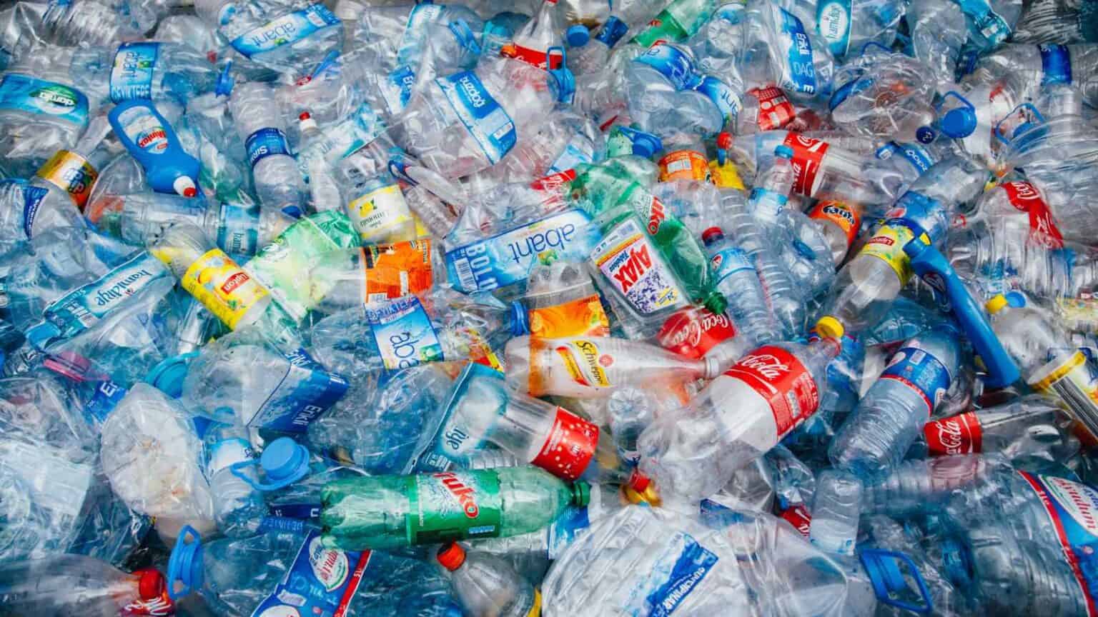 La plastica è un problema reale che va affrontato, soprattutto da parte delle aziende che la producono