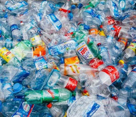 La plastica è un problema reale che va affrontato, soprattutto da parte delle aziende che la producono