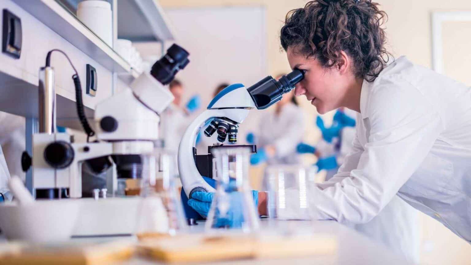 Grazie all'intelligenza artificiale del progetto AlphaFold 3 si potranno studiate meglio le biomolecole e cercare nuove cure