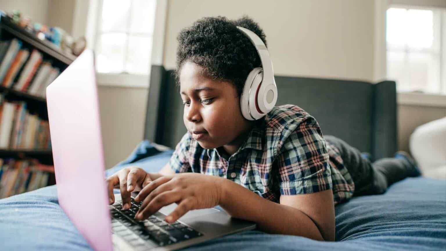 Nuove regole per i minori che guadagnano attraverso i social online e i loro genitori
