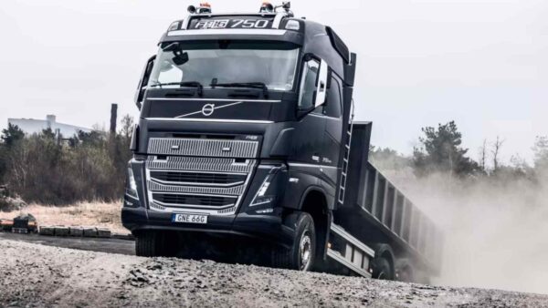 Volvo Trucks si presenta come l'innovazione che aspettavamo per i camion sostenibili