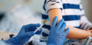 AstraZeneca costretta ad ammette la correlazione tra il suo vaccino e il rischio di trombosi con trombocitopenia