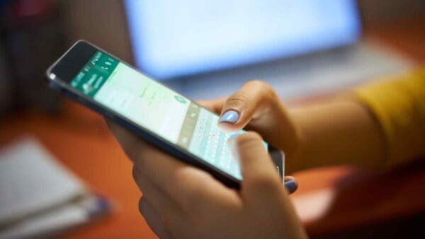 WhatsApp si aggiorna, ma non per tutti: ecco come rimediare alla sua sparizione