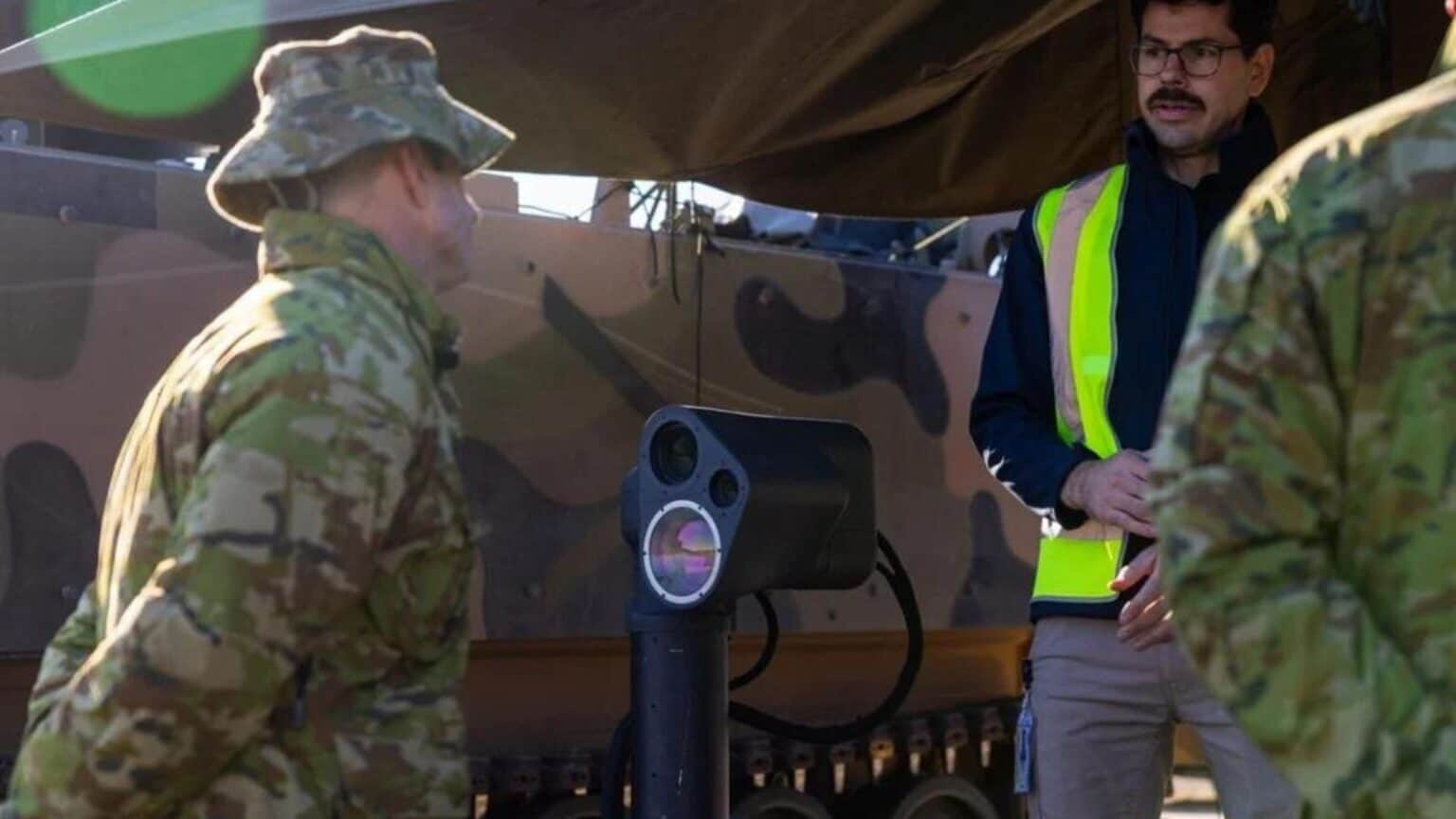 Laser portatile anti-droni ora disponibile, è il più efficace al mondo